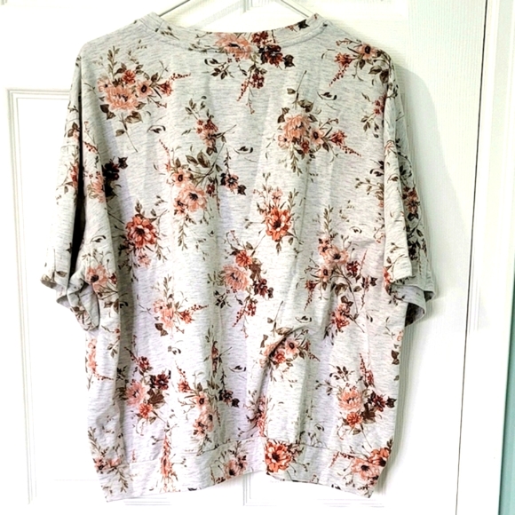 Plus Size 2X Jules & Leopold Women's Floral Pull-Over Top - Picture 2 of 12